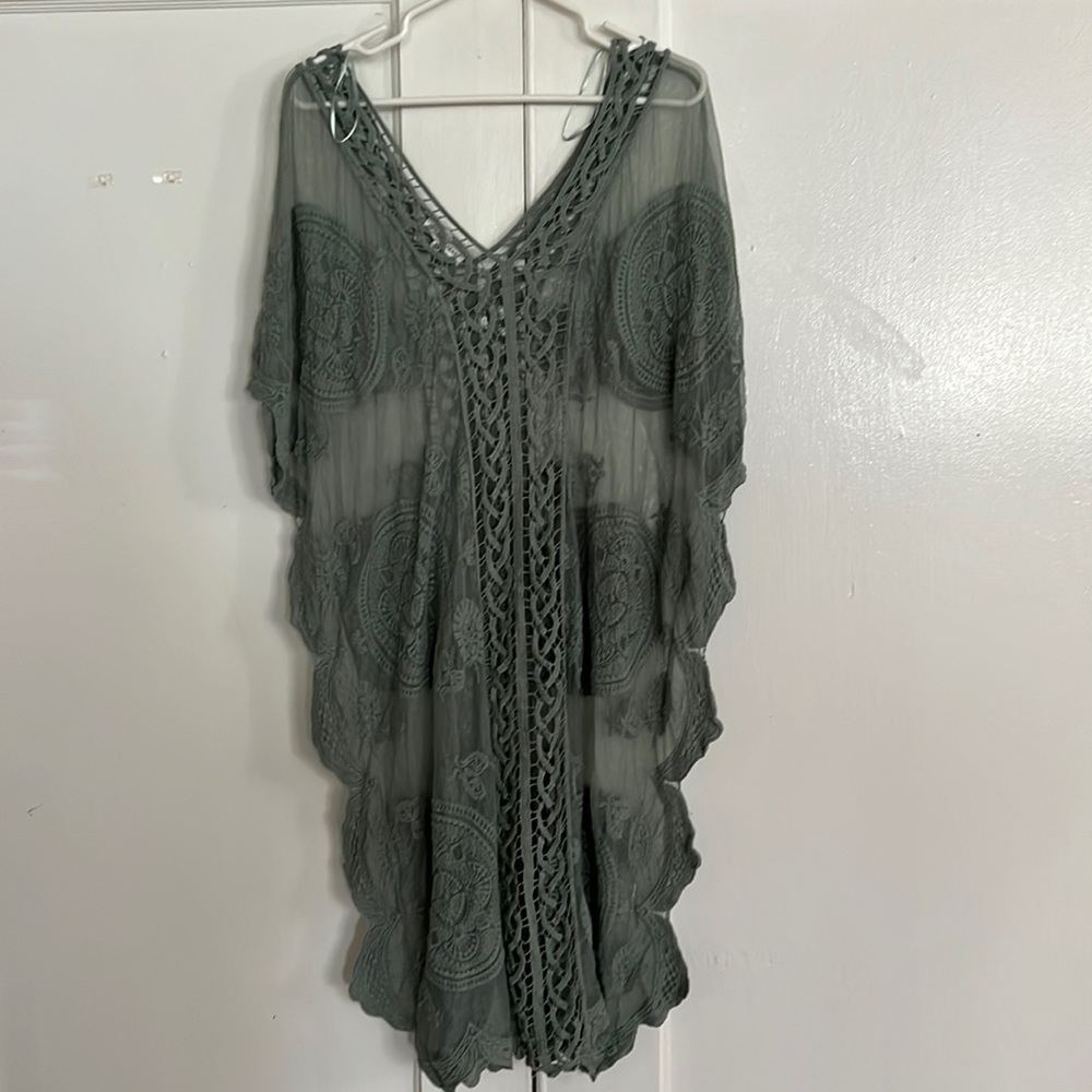Lacey to the knee top
